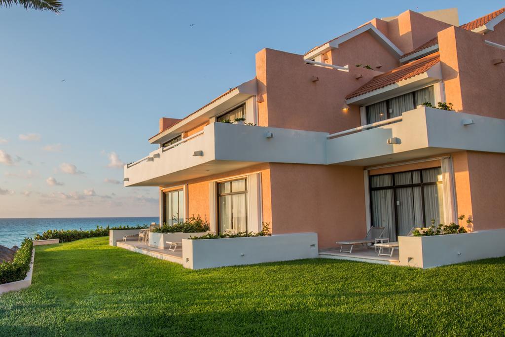 Three-Bedroom Deluxe Villa with Two King Beds and Two Double Beds - Non-Smoking